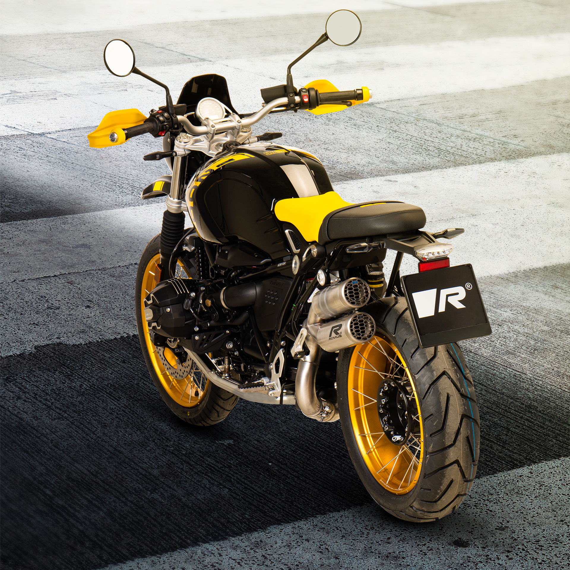 BMW Rnine T